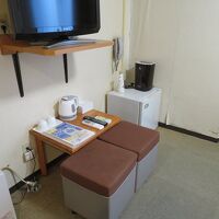 ...床も壁もリノベが必要なのでは...。