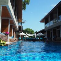 プールアクセスルームは1階、ビラタイプの建物ゾーン