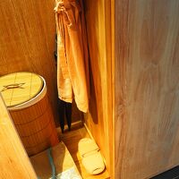 バスローブ、スリッパ、金庫あり