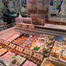 名物の瓶ドン（冷凍品）や…、