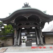 楼門を内側から