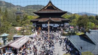 山門からの眺め最高です。