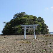 裏から神社へ