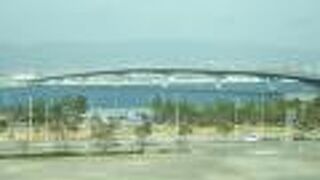 スカイブリッジを渡って