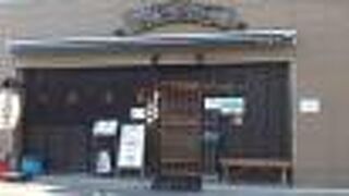 手打ちそば、美味しい。酒の肴も充実。