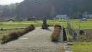 ひっそりと建っていました