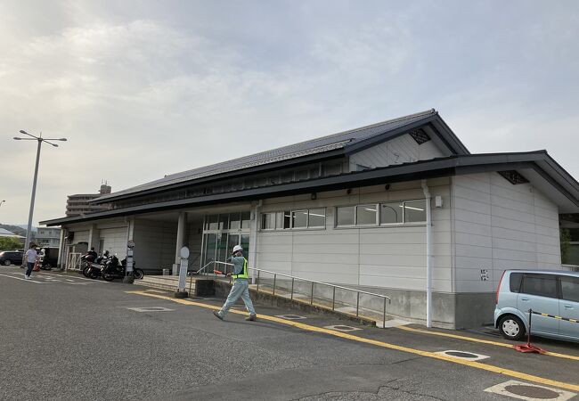 八幡浜港とは雲泥の差