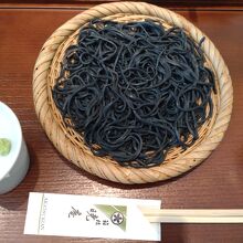 黒いお蕎麦