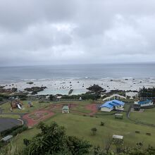 海にも行けるし、子供の遊び場もあります。