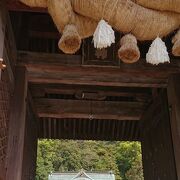 立派な諏訪神社です。