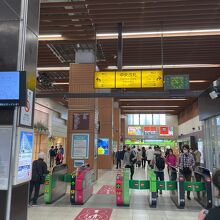 京浜島へは、まずJR大森駅改札を出て東口のバス乗り場へ