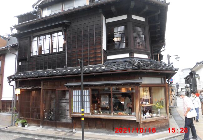 老舗の「きんつば」屋さんの東山茶屋街店 