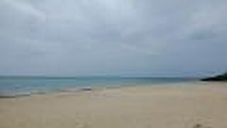 誰もいない砂浜