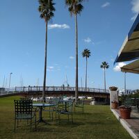 １階カフェ＆ベーカリー”カテリーナ”のガーデンテラス席から