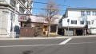 坂の上にはロープーウェイの駅が