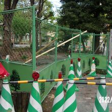 公園の上部の入り口です。