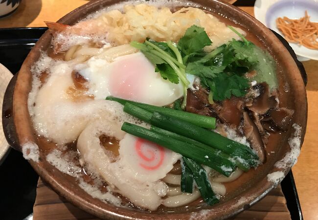 空港連絡バスの待ち時間でうどん