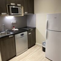 食器、鍋類、ポット、食洗機も揃っています。調味料や油は無し