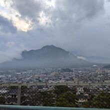 天守閣から見た雲仙岳