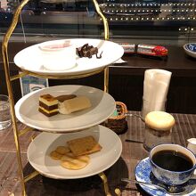 コーヒー、サービスのスイーツ