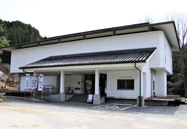 岩村城の麓にある岩村城藩主邸の敷地内にある歴史資料館です。