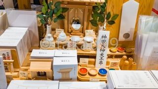 お土産物が売っているので参拝の後に立ち寄るとよいです