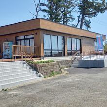 レストハウスは閉館していました。