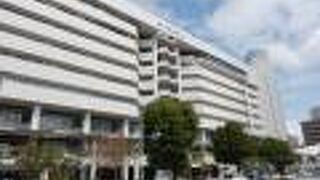 １階のニッポンレンタカーを使いました。夜は駐車場に優先して入れてくれます。