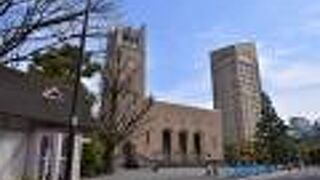 久しぶりに眺め、変わらぬ重厚な構えを見た