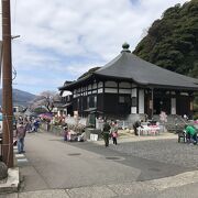 金前寺（福井県敦賀）：金崎宮の入口にあたる