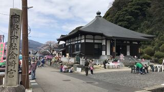 金前寺（福井県敦賀）：金崎宮の入口にあたる