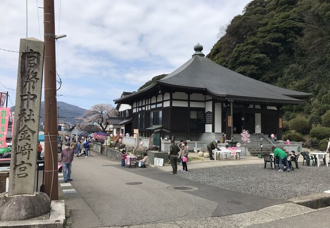 金前寺（福井県敦賀）：金崎宮の入口にあたる