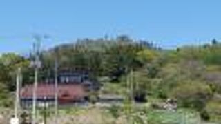 (亀山)山頂の展望台から気仙沼市内や、リアス海岸を見渡すことができます