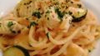 入り口近い席には注意