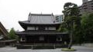 大雄宝殿が美しくです。