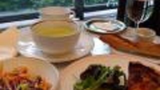 こじんまりした可愛い店内