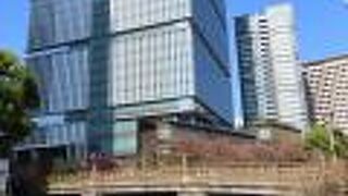 弁慶堀にかかっているからこそ弁慶橋の存在感