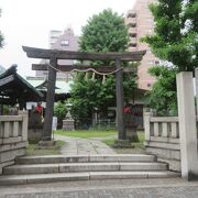 樋口一葉のたけくらべゆかりの神社