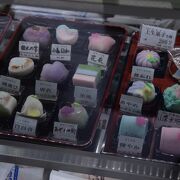 沖縄で本格的な和菓子に出会った。上品な甘さで美味しかった