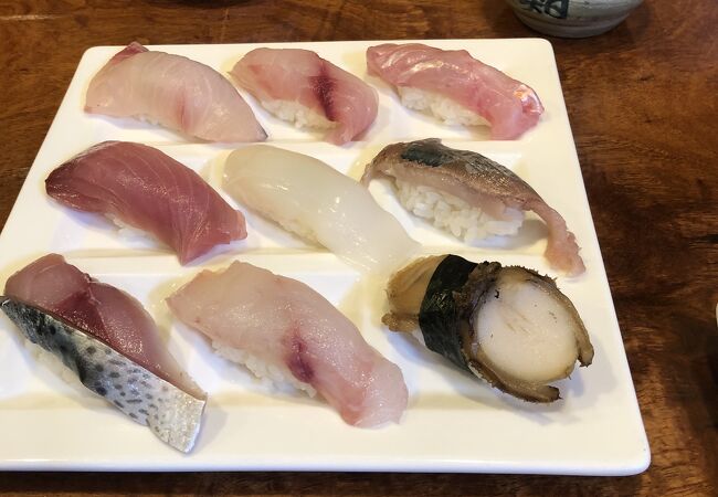 地魚握りが美味しい