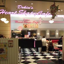 アメリカンダイナー風のお店です