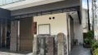 ４基の道標が並んでいる