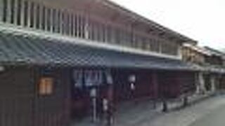 土日のみ内部見学できます