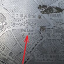 道路沿いの案内柱の地図です。目黒の名所だったようです。