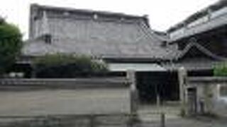 重厚感のある本堂