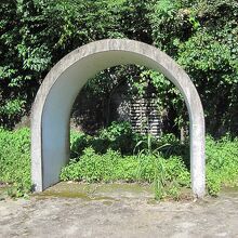 ここにも戦争の傷跡があります