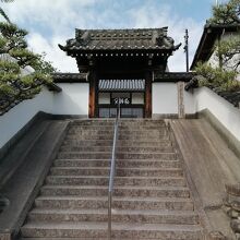 ここから入って下さい