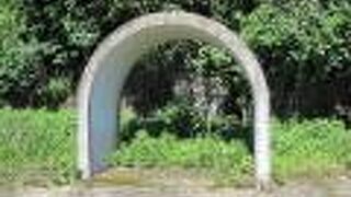 ここにも戦争の傷跡が残っています。