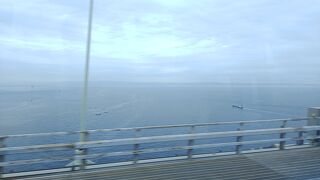 大きな橋と海のマッチ