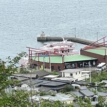 女木島港に入港するめおん